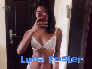 Luna_Foster