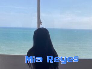 Mia_Reyes