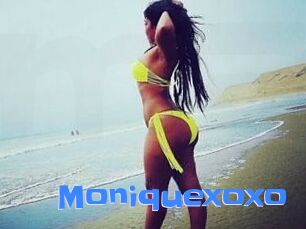 Moniquexoxo