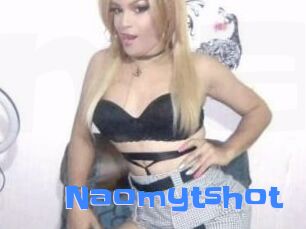 Naomytshot