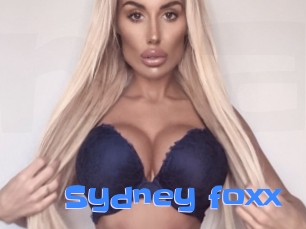 Sydney_foxx